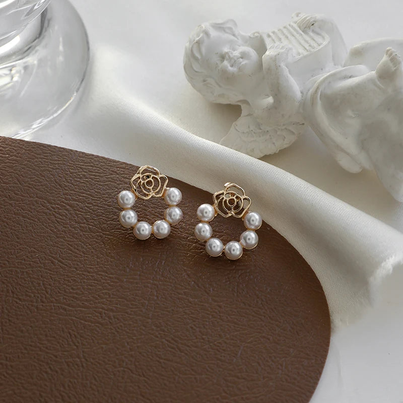 Simple Temperament Pearl Earrings