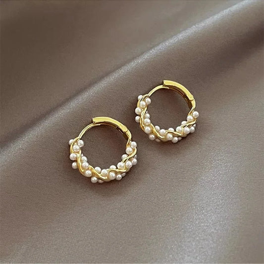 Simple Temperament Pearl Earrings
