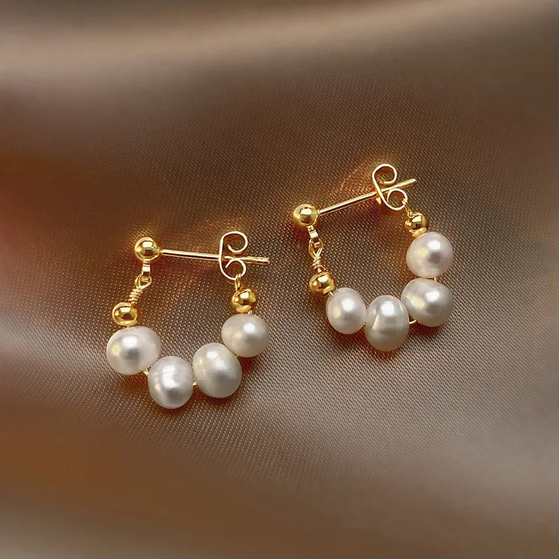 Simple Temperament Pearl Earrings