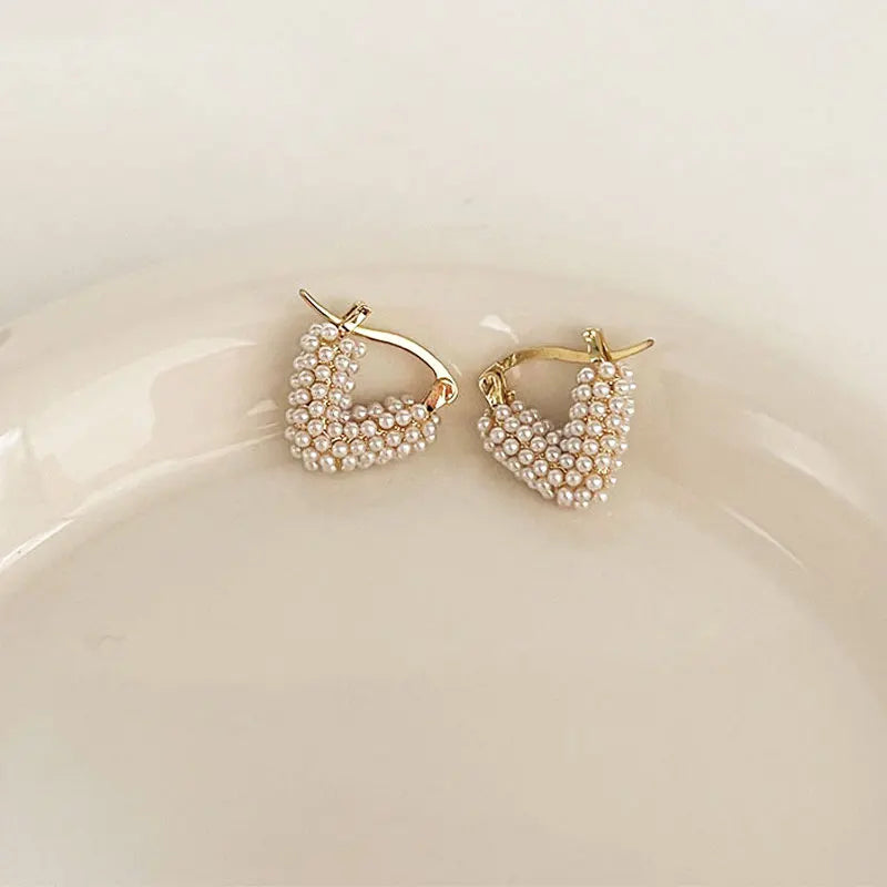 Simple Temperament Pearl Earrings