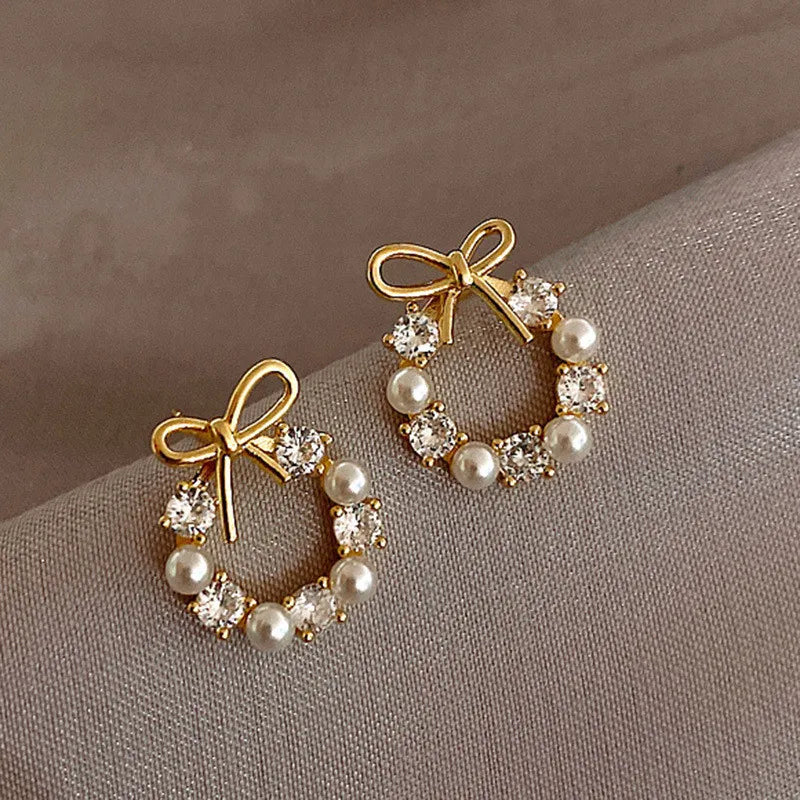 Simple Temperament Pearl Earrings