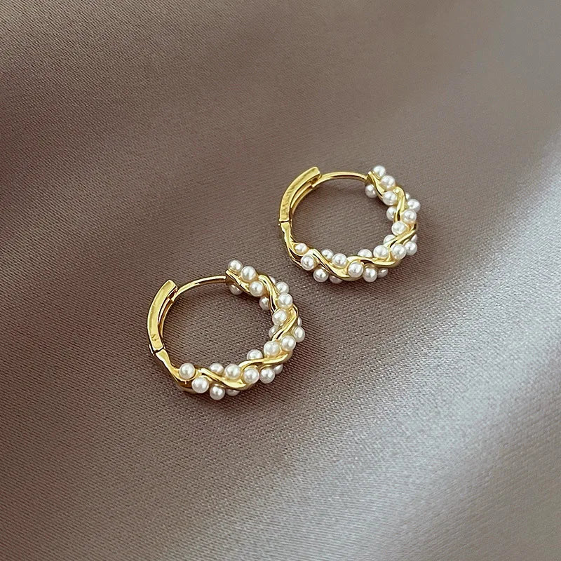 Simple Temperament Pearl Earrings