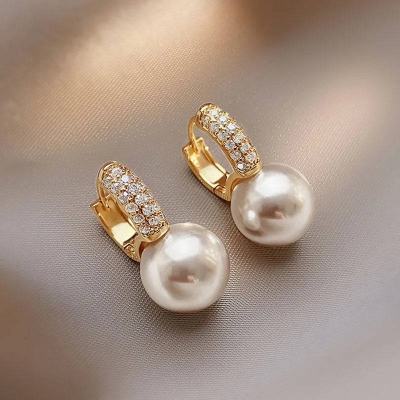 Simple Temperament Pearl Earrings