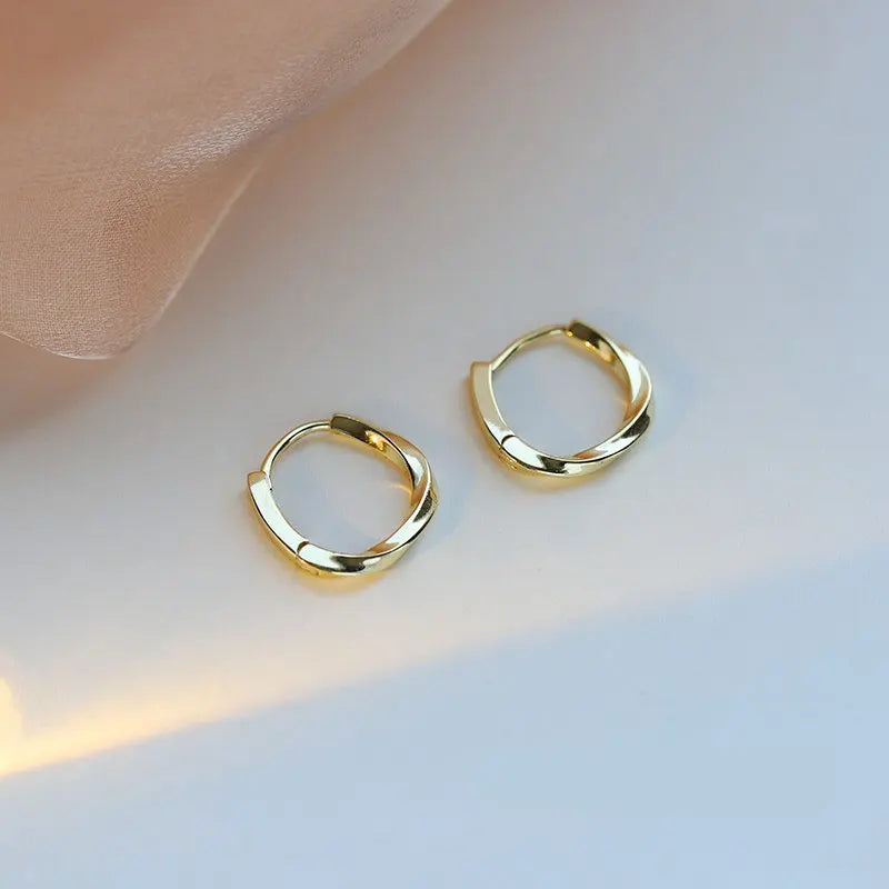 Simple Temperament Pearl Earrings