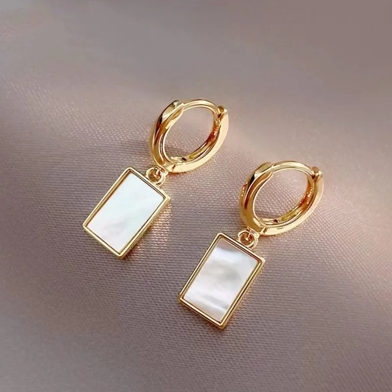 Simple Temperament Pearl Earrings